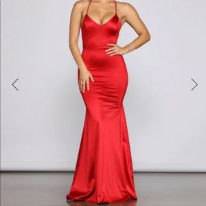 Windsor Nola Satin Red dress size small